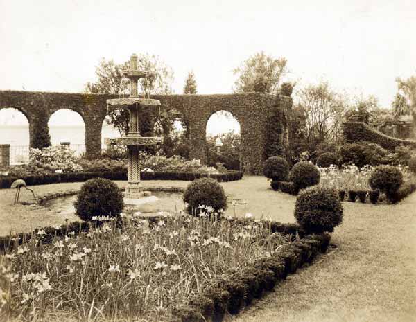 cma_visit_gardens_italian-garden-not-dated