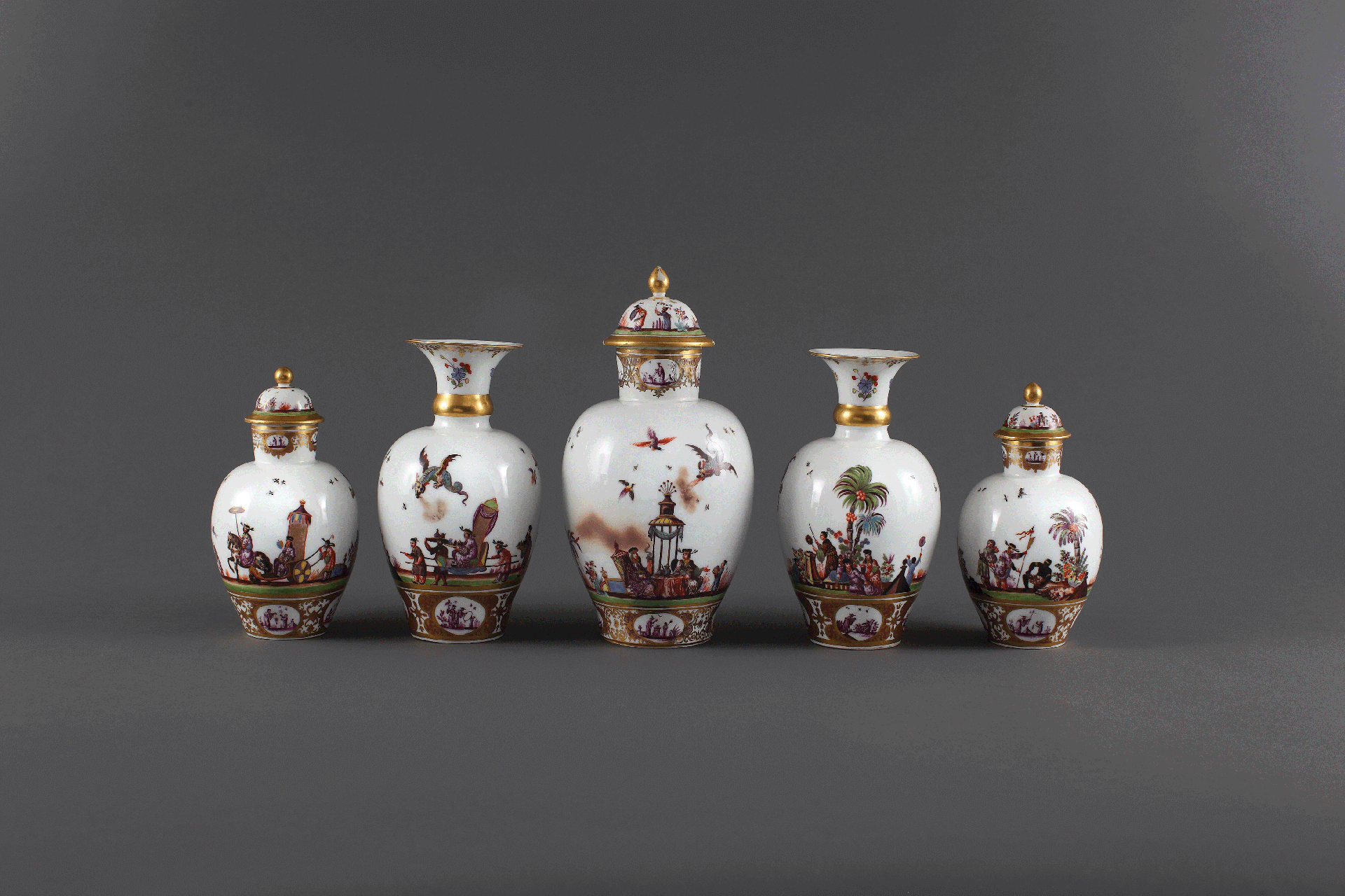 AG.1973.25.1-5_Meissen_Darmstadtler Vases